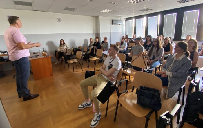 Održano predavanje „Temeljne spoznaje o skoliozama – konzervativno i operativno”